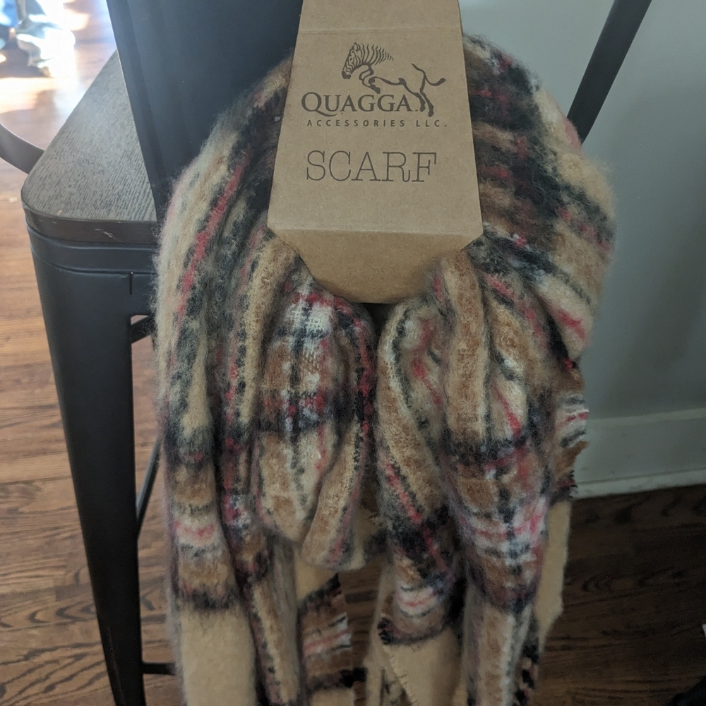 Quagga scary NEVER BEEN WORN WITH TAGS